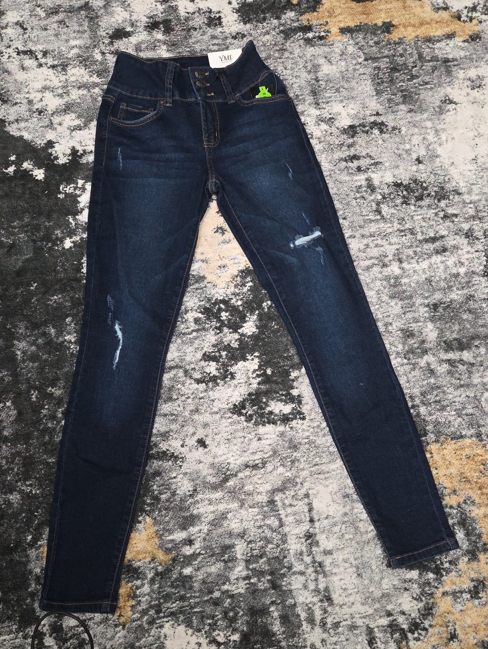 YMI Women’s Size 1 Dark Wash 3-Button Skinny Jeans NWT